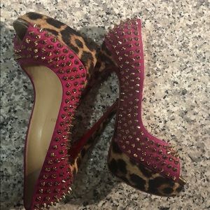 Christian Louboutin Gold Lady Peep Spike